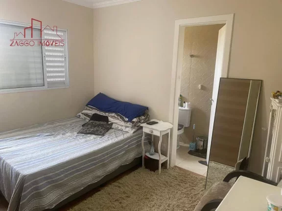 Imagem Belíssima casa térrea com piscina - 3 dorms. 160m².