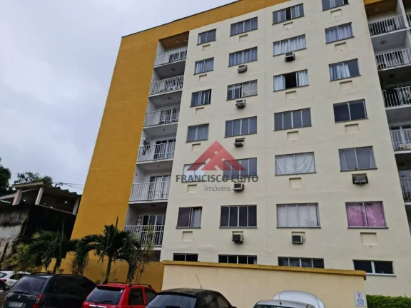 Imagem Ótimo apartamento térreo com ampla área externa e cozinha com armários no bairro do Sapé