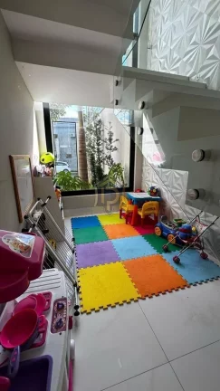 Imagem Sobrado Alto Padrão próximo Av. Guaiapó em Maringá