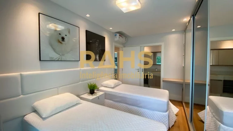 Imagem Apartamento Reserva Corais, Home Clube completo na Praia Brava. Com vista mar, semimobiliado, incrí...