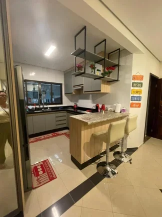 Imagem Casa para Venda em Santo André, Vila Camilopolis, 4 dormitórios, 2 suítes, 2 banheiros, 4 vagas