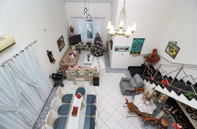 Imagem Casa isolada á venda em Santos !
