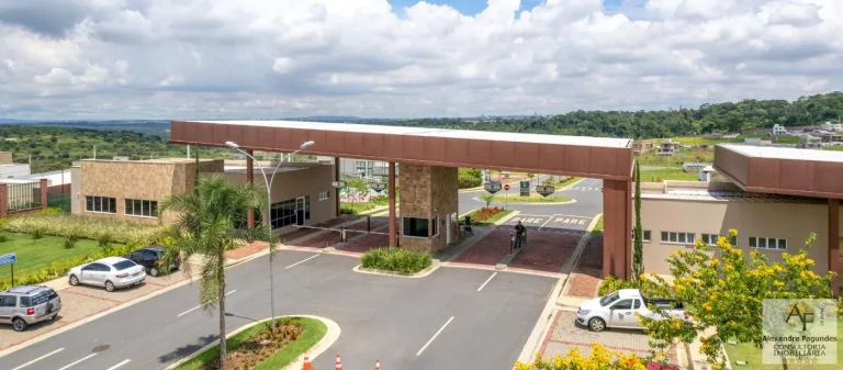 Imagem Lote em Condomínio Fechado para Venda em Senador Canedo, Jardins Bolonha