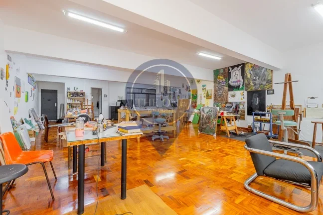 Imagem Conjunto Comercial à Venda no Centro de SP: 1 Sala, 1 Banheiro, 115m² de Área!