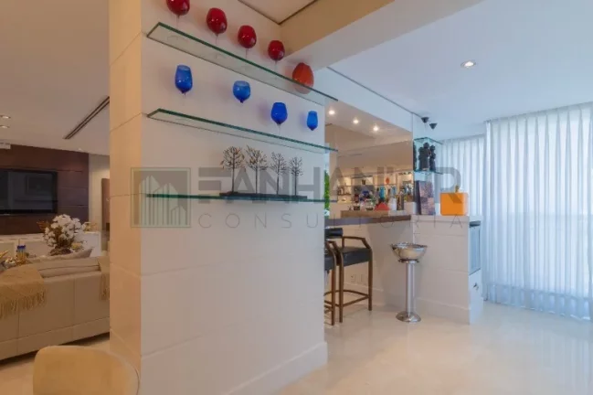 Imagem Venha morar no incrível Jardim Paulista! Oferecemos um apartamento dos sonhos, com 198m² de puro conforto e elegância. Com 3 suítes e 4 vagas, esse im