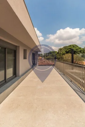 Imagem Luxuosa casa à venda em São Paulo-SP, Alto de Pinheiros: 4 quartos, 4 suítes, 5 banheiros, 6 vagas, 371 m². Imperdível!