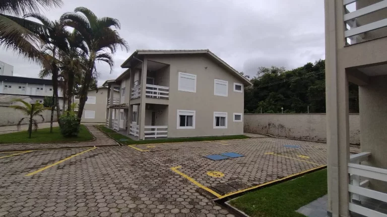 Imagem CASA ESTILO APTO - 2 DORMITÓRIOS À 400 M. PRAIA MARANDUBA - UBATUBA