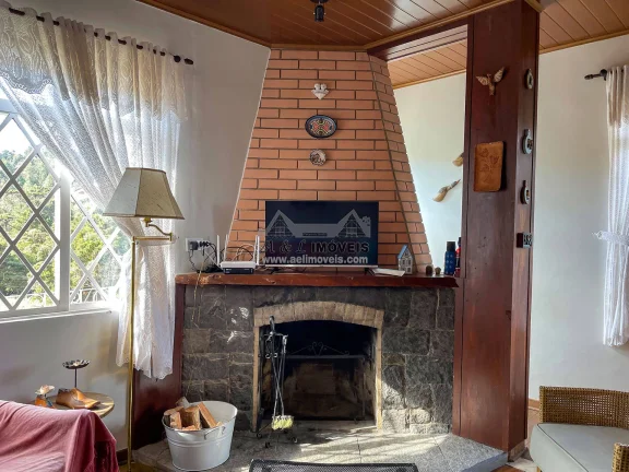 Imagem Casa à venda em Campos do Jordão – Com 4 dormitórios e linda vista