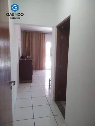 Imagem Sobrado a venda, 3 dormitórios (2 suítes), 4 vagas, Jd das Flores