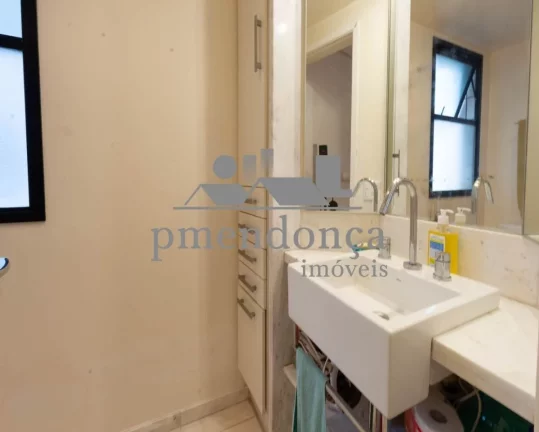 Imagem Apartamento a venda em Higienópolis, amplo e iluminado com 122 m² de área útil.