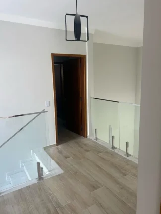Imagem Imóvel de luxo no Jardim Astro em Sorocaba-SP: Casa em condomínio com 4 quartos, 1 suite, 2 salas, 4 banheiros e 4 vagas.