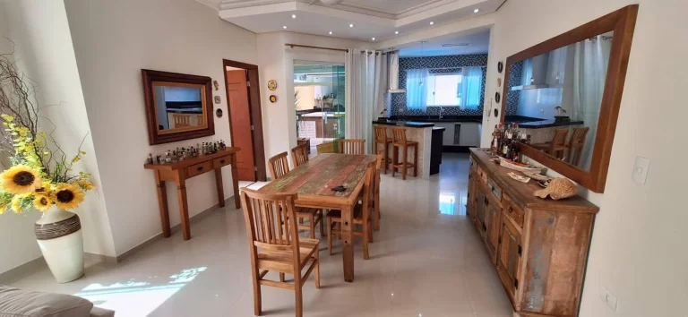 Imagem EXCELENTE IMOVEL, CASA COM 4 SUITES PISCINA E HIDROMASSAGEM, PERTO DA PRAIA