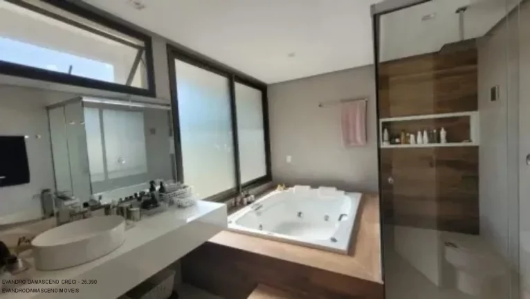 Imagem Imperdível oportunidade de casa em condomínio à venda em Camaçari-BA, Vila de Abrantes. 4 quartos, 4 suítes, 2 salas, 1 banheiro, 4 vagas, 290m²!