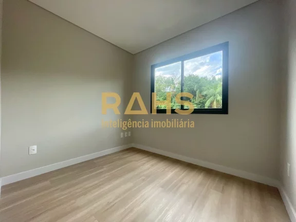 Imagem Ótimo sobrado geminado com 1 suíte mais 2 quartos a venda no bairro Bom Retiro em Joinville. Conta...