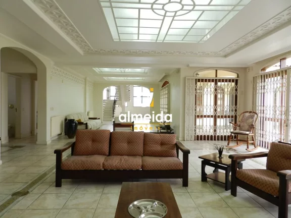 Imagem Casa 5 dormitórios à venda Patronato Santa Maria/RS