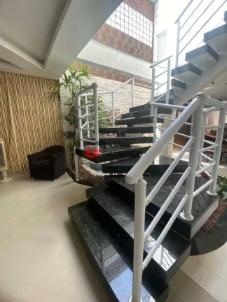Imagem Sobrado à venda 3 Quartos, 3 Suites, 4 Vagas, 347M², Campestre, Santo André - SP