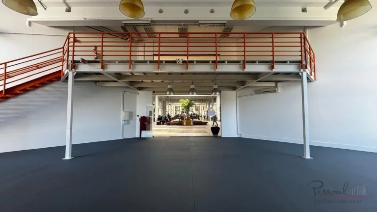 Imagem Sala comercial à venda na SC-401, Florianópolis, com *250 m² de área privativa. O imóvel é ide...