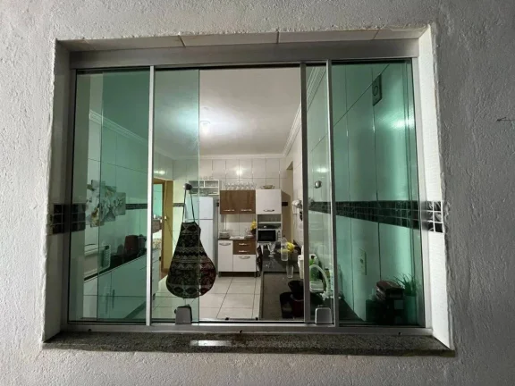 Imagem Cobertura com Potencial para Terraço – 2 Quartos, Sacada e Excelente Localização!