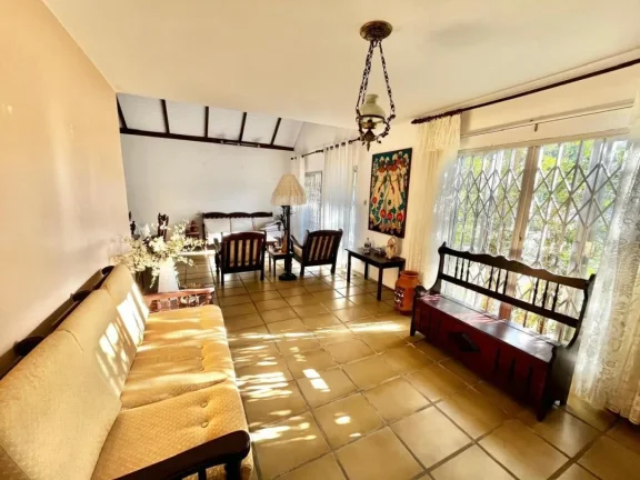 Imagem Casa mobiliada com 3 dormitórios sendo uma suíte para temporada no Centro Penha