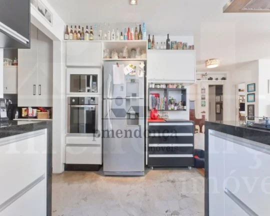 Imagem Apartamento à venda na Rua Sabará com 3 quartos sendo 2 suítes, 2 vagas, 193m²