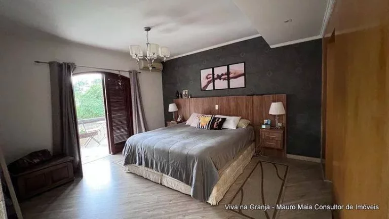 Imagem Casa completa 580m2 em 2500 m² - 4 dorm - Lazer completo - Granja Viana