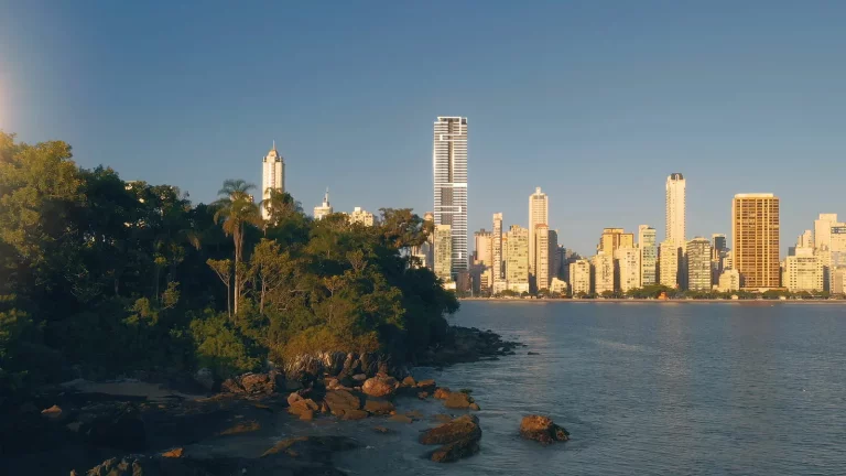 Imagem Diferenciado com 4 dormitórios à venda sendo 4 suítes, 251.8 m² por - R$ 8.754.343,91 - Centro - Bal. Camboriú/SC