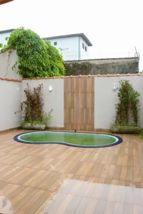 Imagem Sobrado de Condomínio com 2 dorms, Maracanã, Praia Grande - R$ 260 mil, Cod: 2272