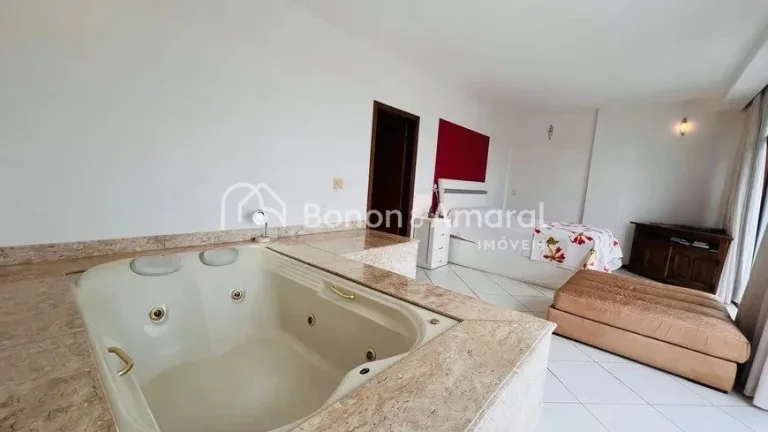 Imagem Linda casa em condomínio - ampla, funcional e muito aconchegante!

Documentação ok para financiam...