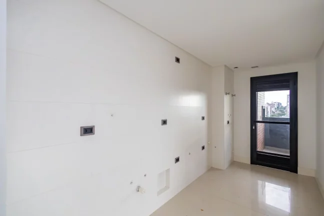 Imagem Cobertura Mercês Duplex Nova pronta para morar!