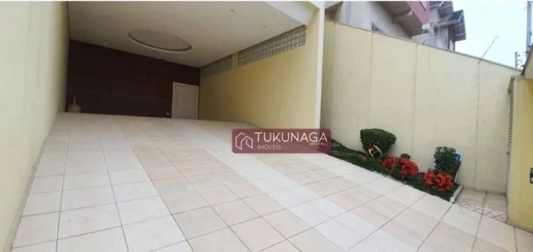 Imagem Sobrado com 3 dormitórios à venda, 400 m² por R$ 2.200.000 - Parque Renato Maia - Guarulhos/SP