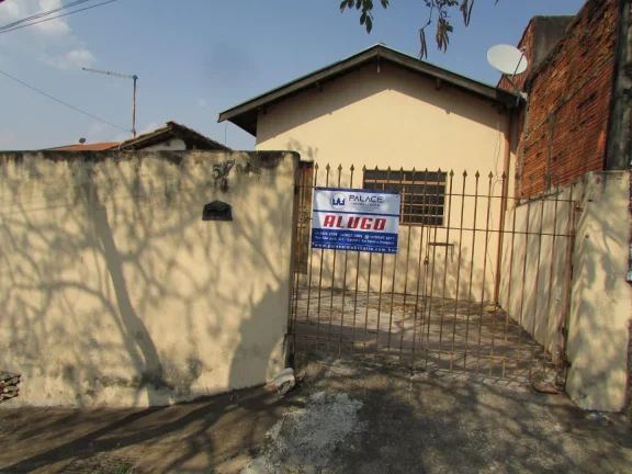 Encantadora casa de rua disponível para venda, localizada em um bairro tranquilo e de fácil acesso...