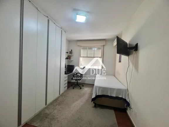 Imagem Ótimo Apartamento 2 dormitórios mais dependência na quadra da praia Aparecida em Santos