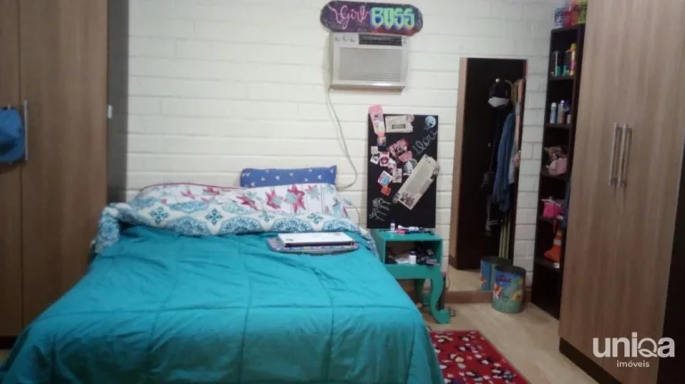 Imagem Casa 4 dormitórios sendo 2 suítes, 3 vagas de garagem