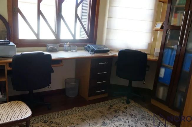 Imagem Casa ampla , 3 dormitórios, suíte,2 vagas de garagem no Bairro Duque de Caxias.