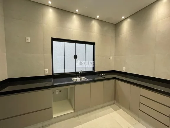 Imagem Casa de Alto Padrão à Venda no Jardim do Lago, Uberaba
