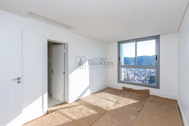 Imagem Apartamento Frente Mar com 5 suítes à venda na Barra Norte em Balneário Camboriú
