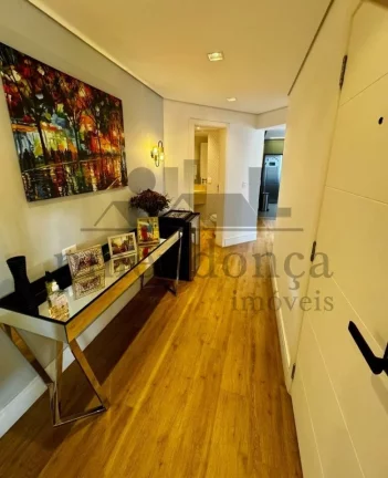 Imagem Apartamento no Alto da Lapa com 209m² pronto para morar, 3 suítes e 3 vagas.