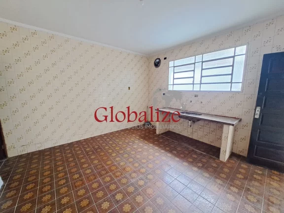Imagem Casa à venda com 154m², 2 quartos, quintal, vaga para 3 carros por R$645.000,00 no Marapé em Santos
