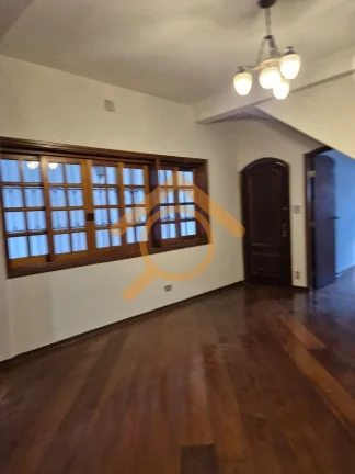 Imagem Imperdível: Casa à venda na Vila Mariana, São Paulo-SP. 3 quartos, 1 suíte, 2 salas, 3 banheiros, 2 vagas, 210m².