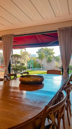 Imagem Magnifica casa com projeto arquitetônico diferenciado e exclusivo em um lote de esquina com 1.050 metros em um dos condominios mais valorizados e proc