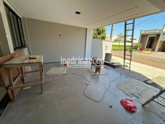 Imagem Sobrado moderno no Cond. Morada das Flores com 3 dormitórios (1 suíte), 2 vagas, 143m² construídos em terreno de 128m². Entrega prevista para dezembro.