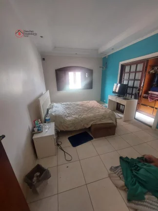 Imagem Sobrado a venda na Vila Zelina, a 9 minutos a p?(C) do Metrô Vila Prudente. 3 dormitórios, 1 com closet, 2 vagas de garagem cobertas, portão automático.
