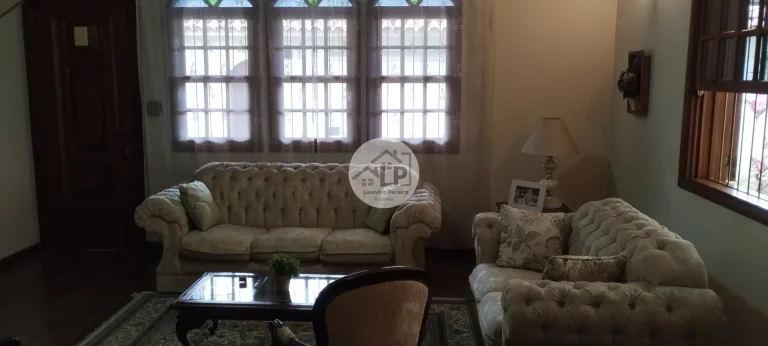 Imagem Vende-se casa no bairro Niterói em Volta Redonda