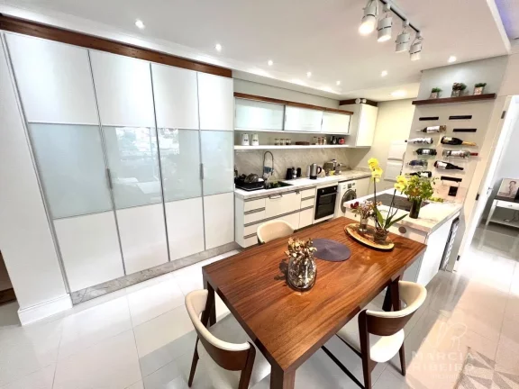 Apartamento 02 Dormitórios com Suíte