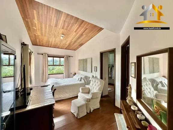 Imagem Casa à venda localizada no miolo da Granja Viana, em Cotia - SP | Batelli Imóveis