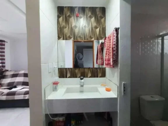 Imagem Moderna Casa com 2 Dormitórios, Alarme e Vaga para 2 Carros