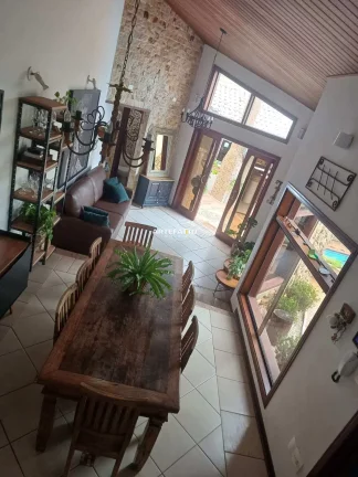 Imagem Vende se Sobrado 3 dormitórios, sendo duas suítes Bairro João Leite