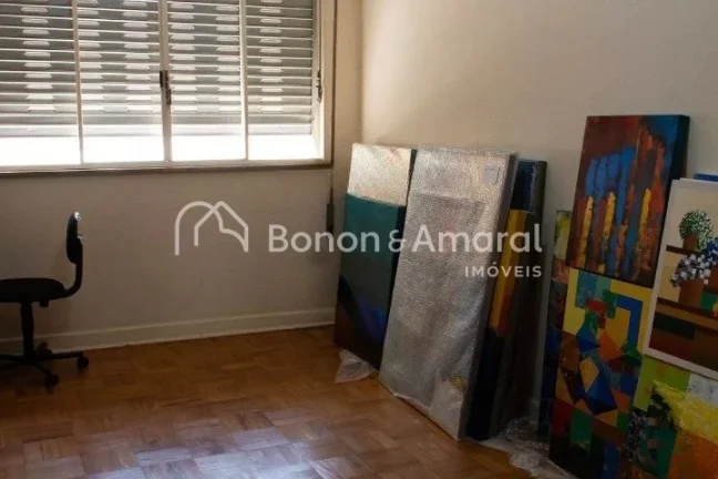 Imagem Apartamento em excelente localizaÃ§Ã£o, com ambientes amplos e acabamentos renovados. O living espaÃ...
