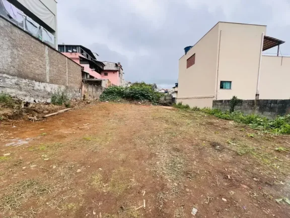 Imagem Ótimo lote à venda no bairro São José – 674m2 em excelente localização!