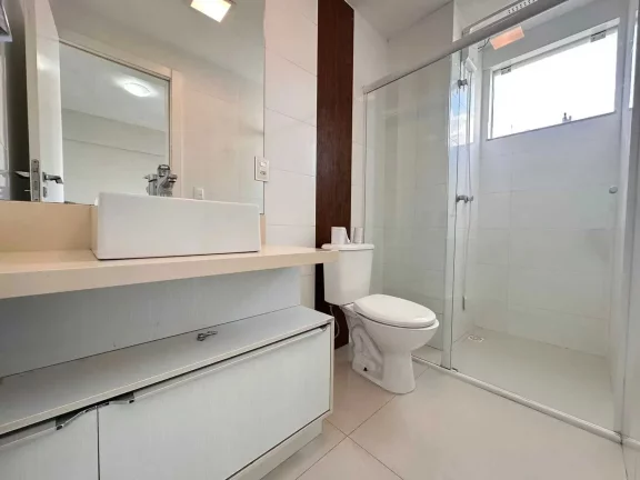 Imagem Apartamento com 3 dormitórios sendo 1 suíte e 1 vaga de garagem na Meia Praia, Itapema/SC